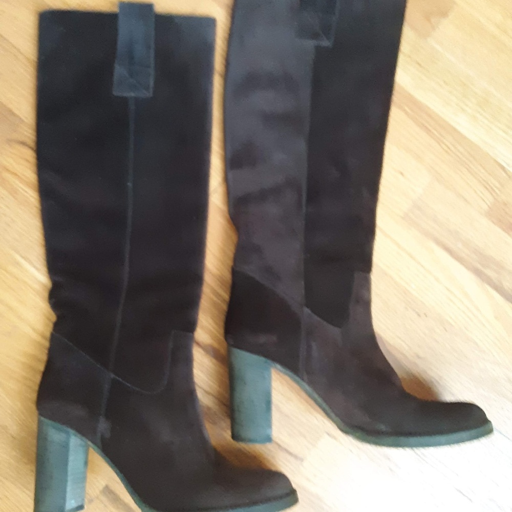 Boots, Brown suede